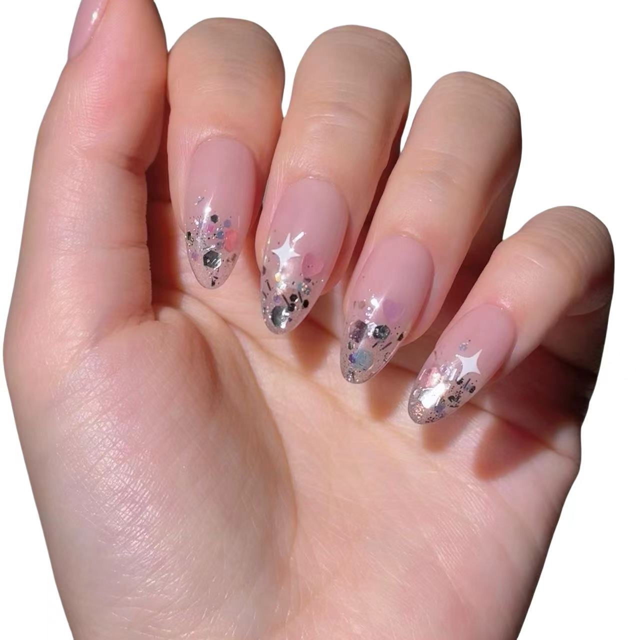 FILLE À PAILLETTES